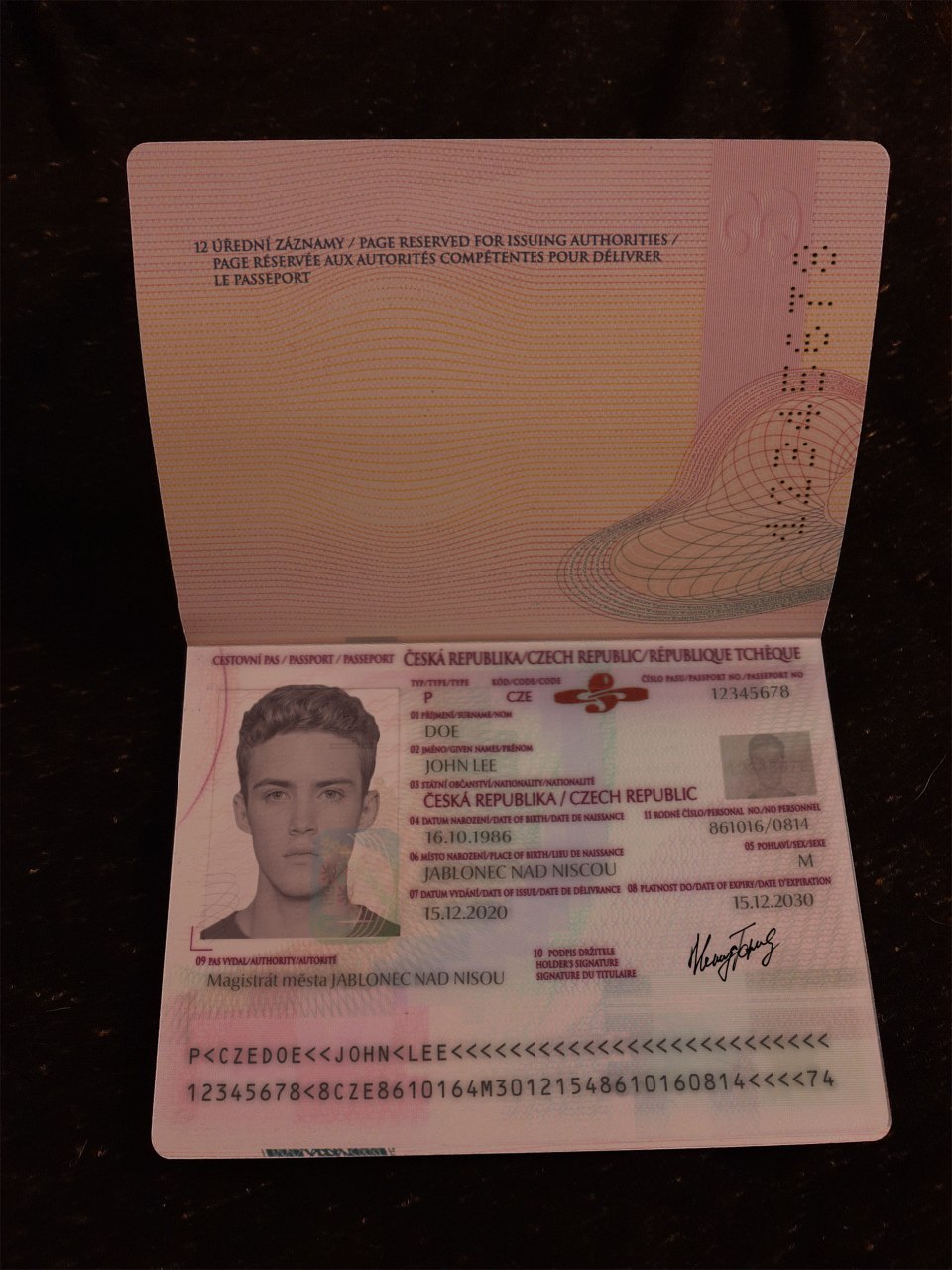 czech passport preveiew - Czech Republic passport