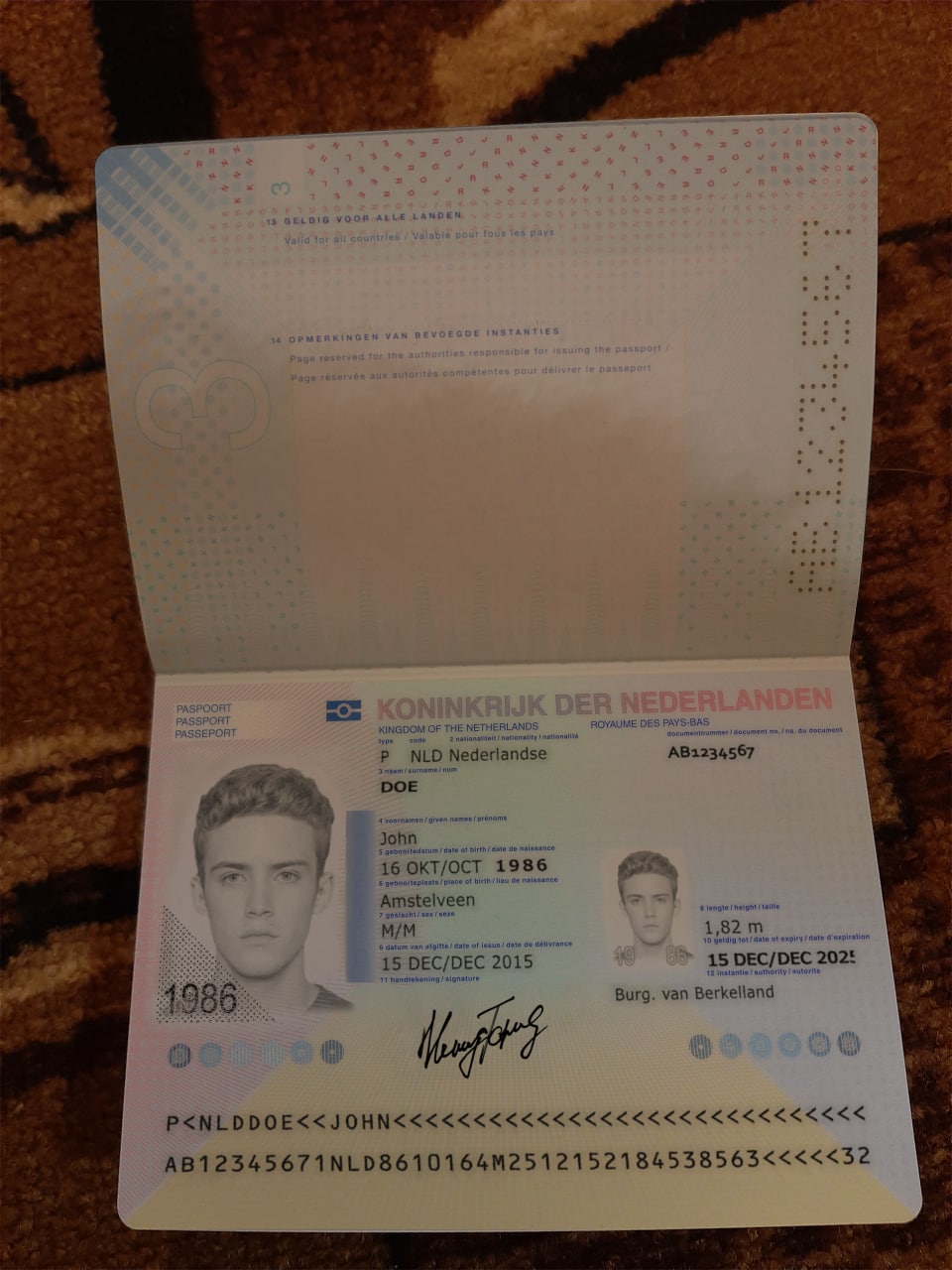 netherlands passport preview - Netherlands Passport